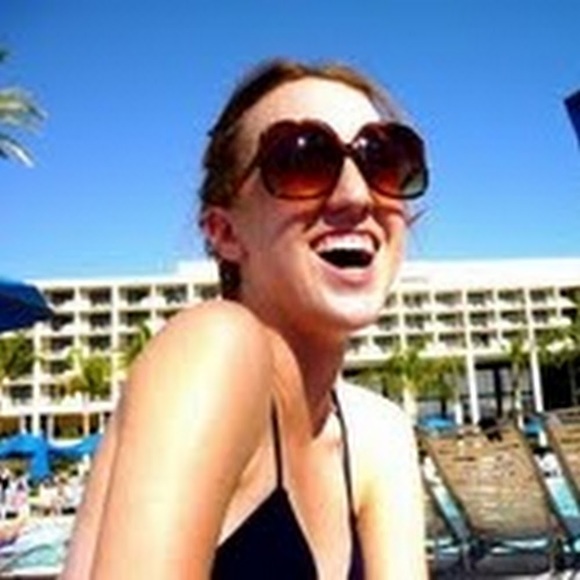 Meet your Posher, Lauren - Picture 1 of 1